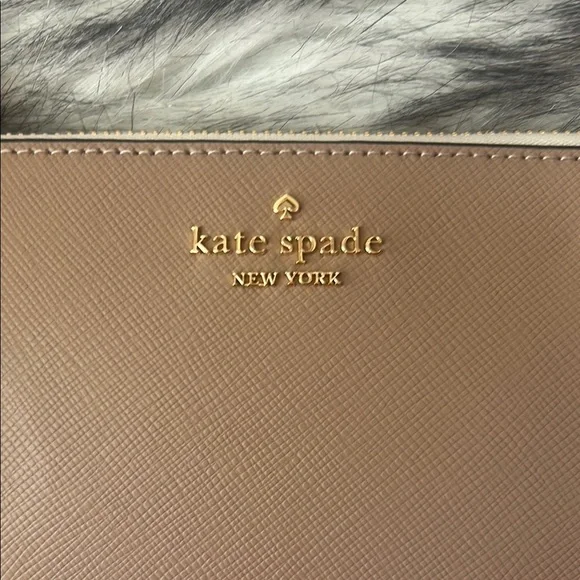 Kate Spade | Lucy L Zip Wristlet, Saffiano, Two Tone NWT - Picture 9 of 9